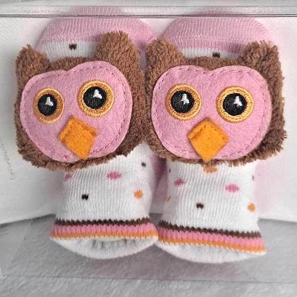 👶 Burping Pad With Scripture And Pink Owl Rattle Socks Set - Picture 3 of 6